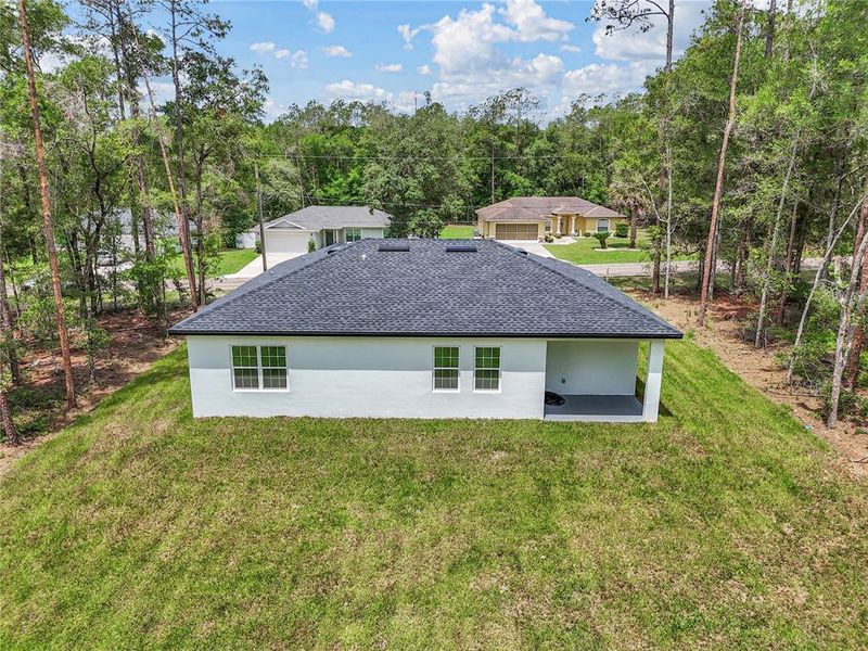 Exterior details and patio area of a home in , Dunnellon (Image 20).