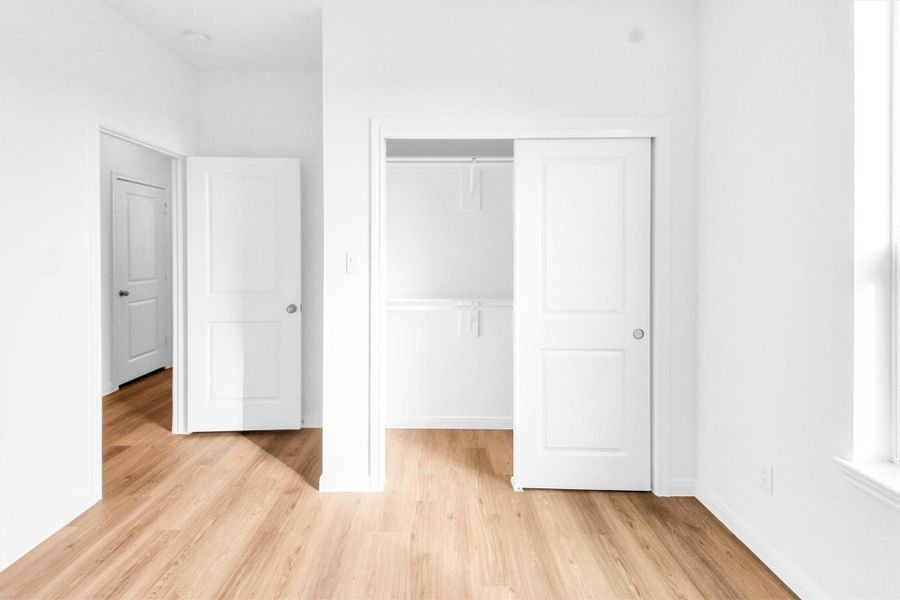 Spacious, unfurnished interior of a new home in , Houston (Image 32).