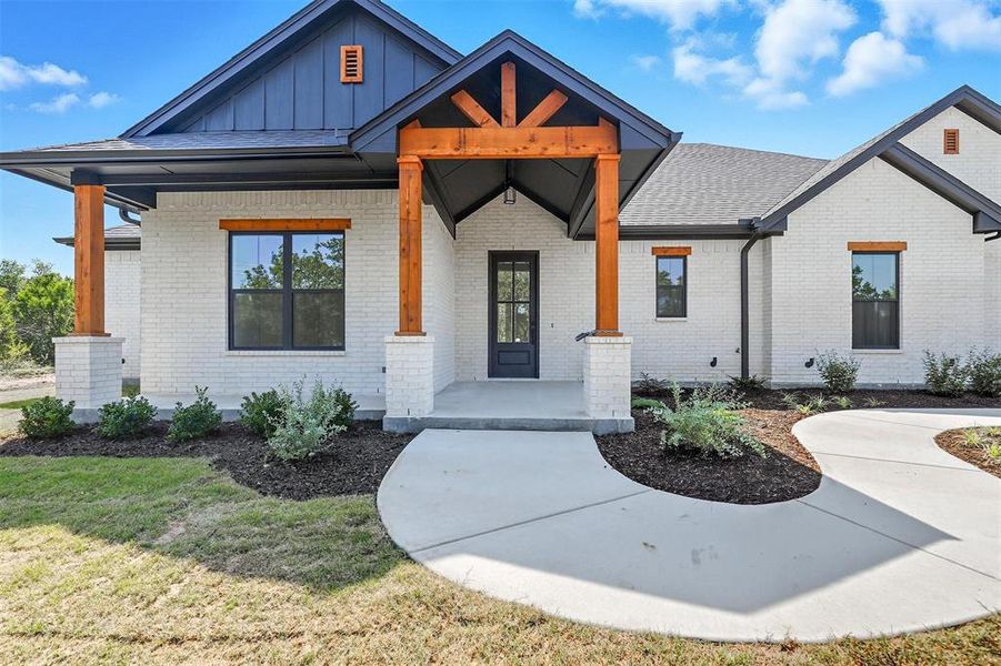 Exterior details and patio area of a home in , Weatherford (Image 3). Exterior details and patio area of a home in , Weatherford (Image 3).