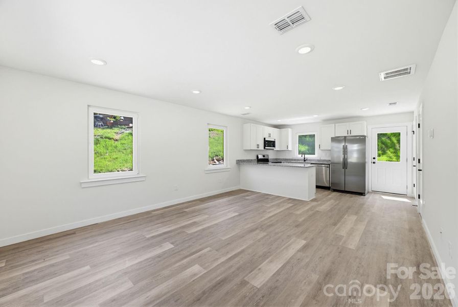 Spacious, unfurnished interior of a new home in , Conover (Image 9).