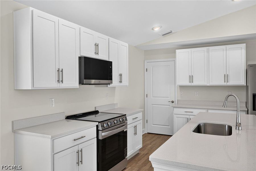 Furnished interior view inside a new home in Cape Coral, Cape Coral (Image 11).