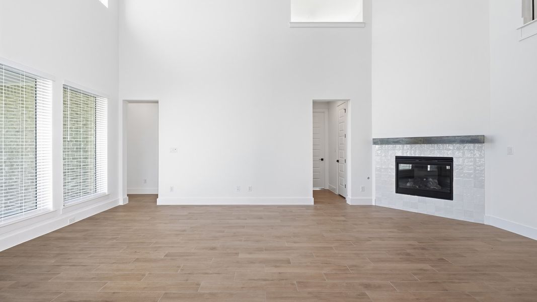 Spacious, unfurnished interior of a new home in Landmark, Denton (Image 14).