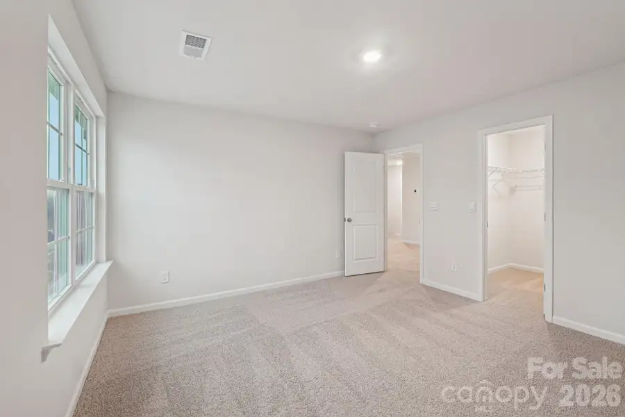 Spacious, unfurnished interior of a new home in Laurelbrook, Sherrills Ford (Image 15).