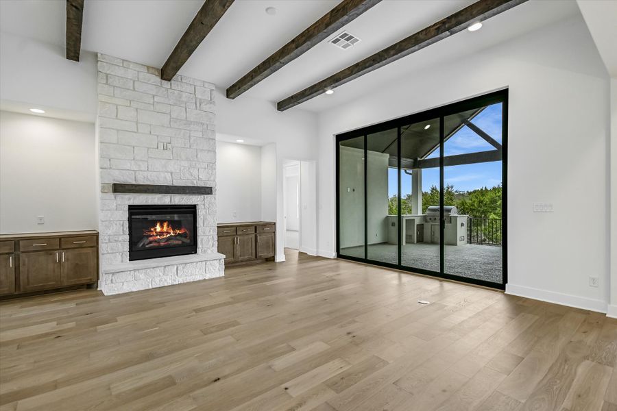 Representative unfurnished interior of a home built from the Santa Barbara II by Giddens Homes in Scofield Farms Estates, Georgetown (Image 160).