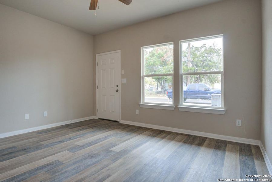 Spacious, unfurnished interior of a new home in , San Antonio (Image 23).