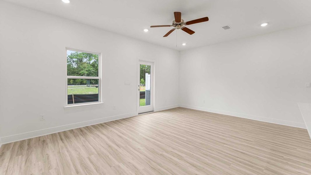 Spacious, unfurnished interior of a new home in Palm Street Townhomes, Destin (Image 13).