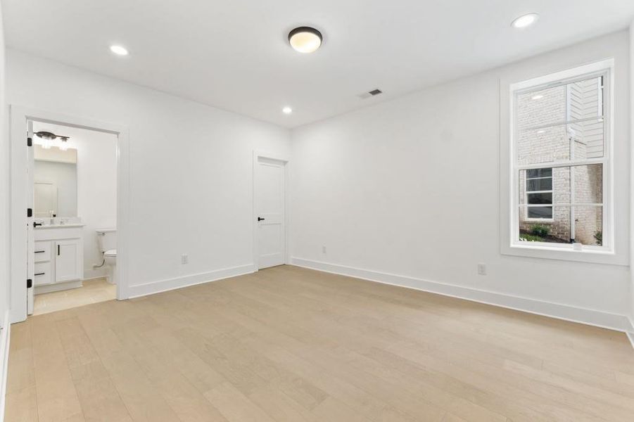 Spacious, unfurnished interior of a new home in Parkside Roswell, Roswell (Image 41).