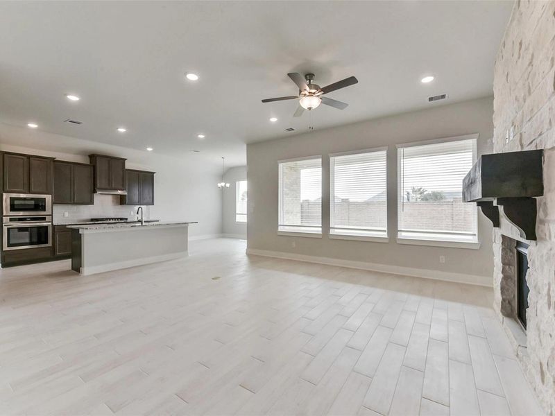 Spacious, unfurnished interior of a new home in Lago Mar, Texas City (Image 25). Spacious, unfurnished interior of a new home in Lago Mar, Texas City (Image 25).