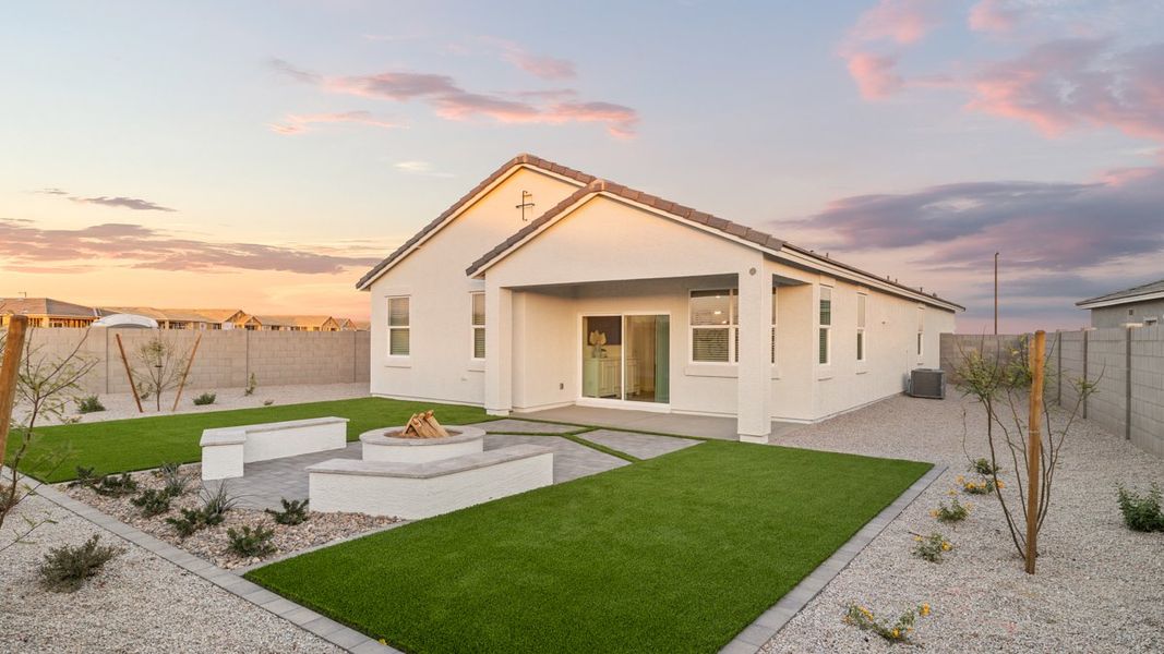 Representative exterior details of a home built from the Easton by D.R. Horton in Del Rio Ranch, Avondale (Image 4).