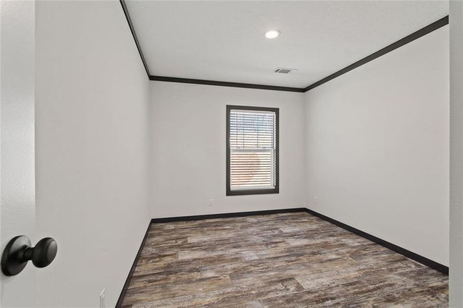 Spacious, unfurnished interior of a new home in , Waleska (Image 19).