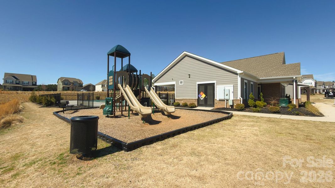 Community amenities in Falls Cove, Troutman (Image 40).