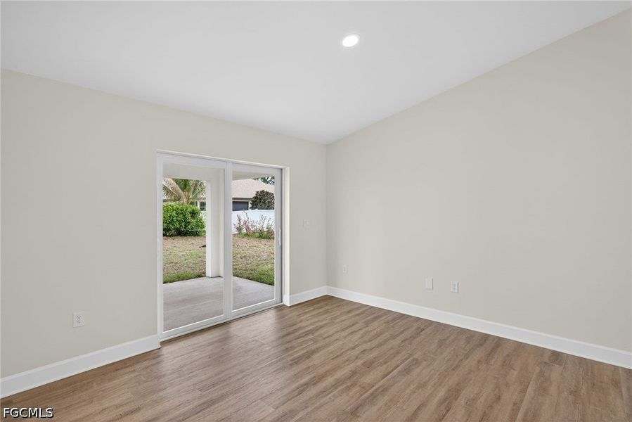 Spacious, unfurnished interior of a new home in Cape Coral, Cape Coral (Image 20).
