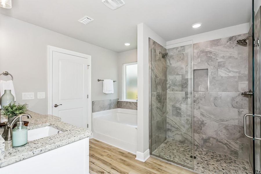 Furnished interior view inside a new home in Buckeyes Landing, Navarre (Image 18).