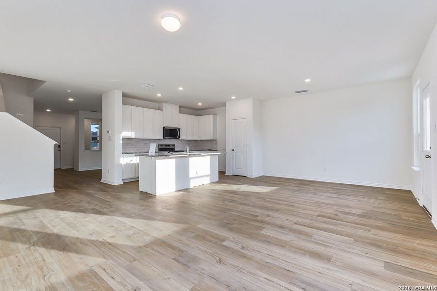 Spacious, unfurnished interior of a new home in Preserve at Culebra - Classic Collection, San Antonio (Image 17).