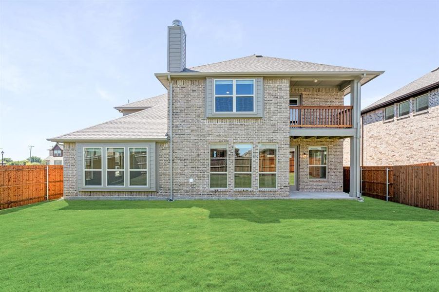 Exterior details and patio area of a home in Eagle Glen 50, Alvarado (Image 26).
