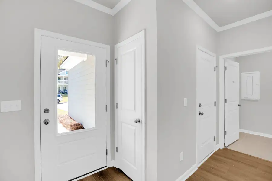 Spacious, unfurnished interior of a new home in Carriage Estates, Lexington (Image 28).