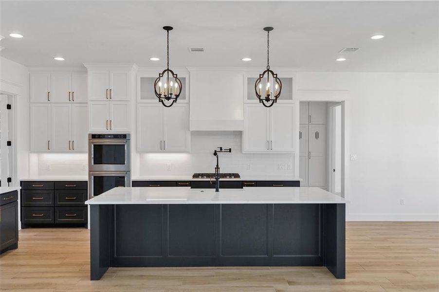 Furnished interior view inside a new home in Oak Water Ranch, Granbury (Image 4). Furnished interior view inside a new home in Oak Water Ranch, Granbury (Image 4).