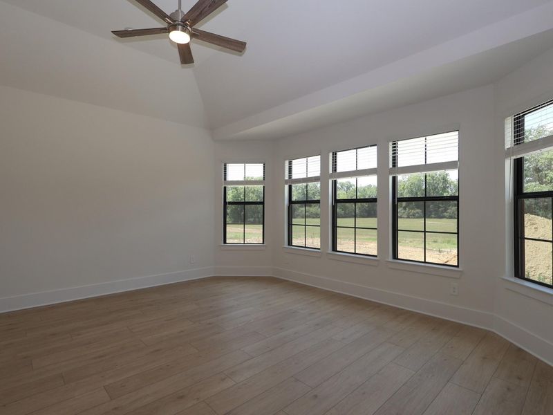 Spacious, unfurnished interior of a new home in Berryknoll, Montgomery (Image 16).