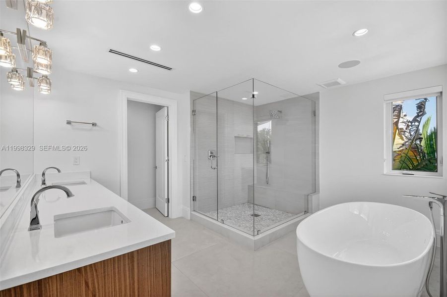 Furnished interior view inside a new home in , Lake Worth (Image 13).