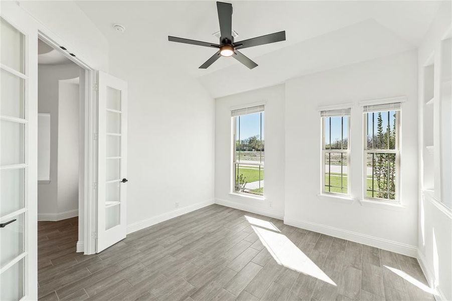 Spacious, unfurnished interior of a new home in Glenbrook, Red Oak (Image 18).