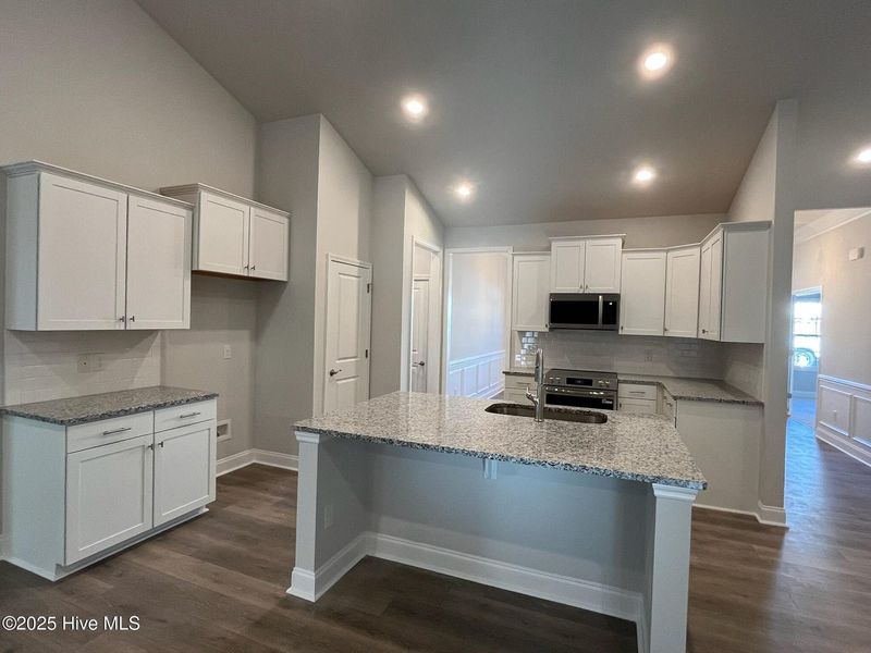 Furnished interior view inside a new home in Palmetto Creek, Bolivia (Image 6).