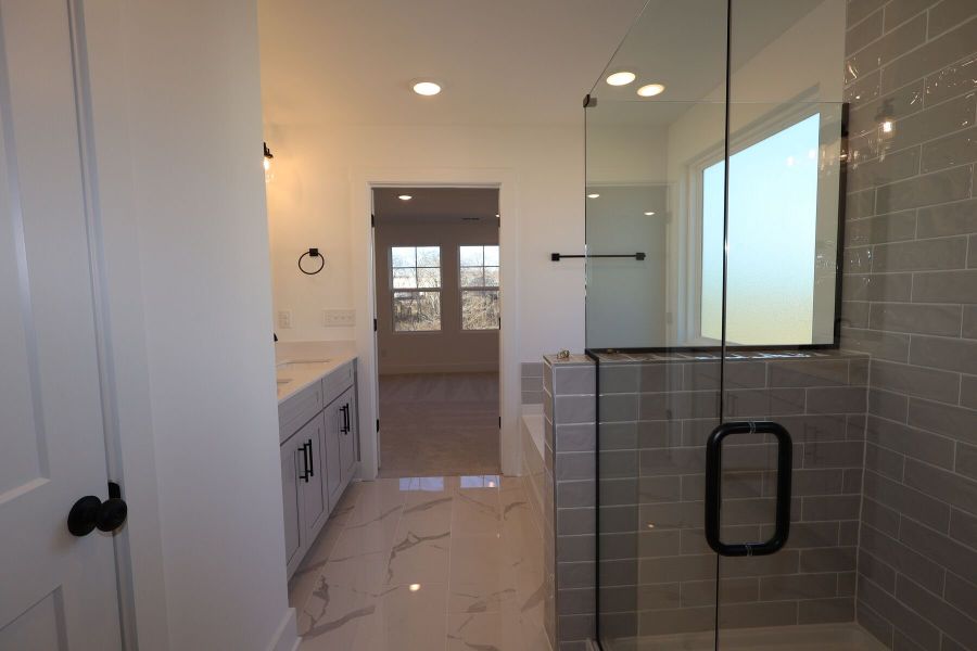 Owner's Bathroom Owner's Bathroom