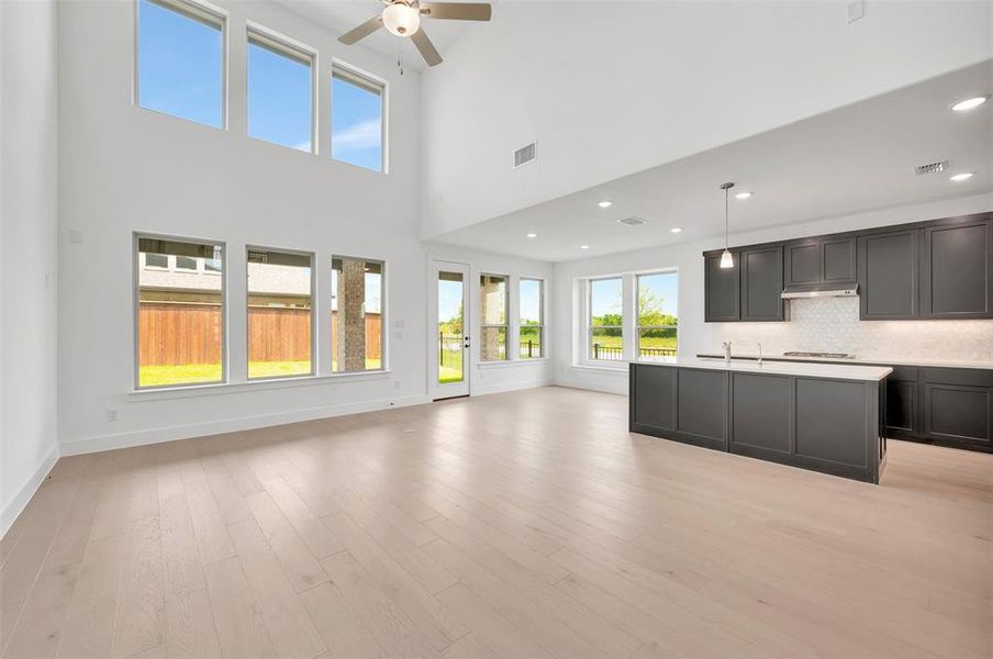 Spacious, unfurnished interior of a new home in Lily Creek at Sutton Fields, Aubrey (Image 15). Spacious, unfurnished interior of a new home in Lily Creek at Sutton Fields, Aubrey (Image 15).