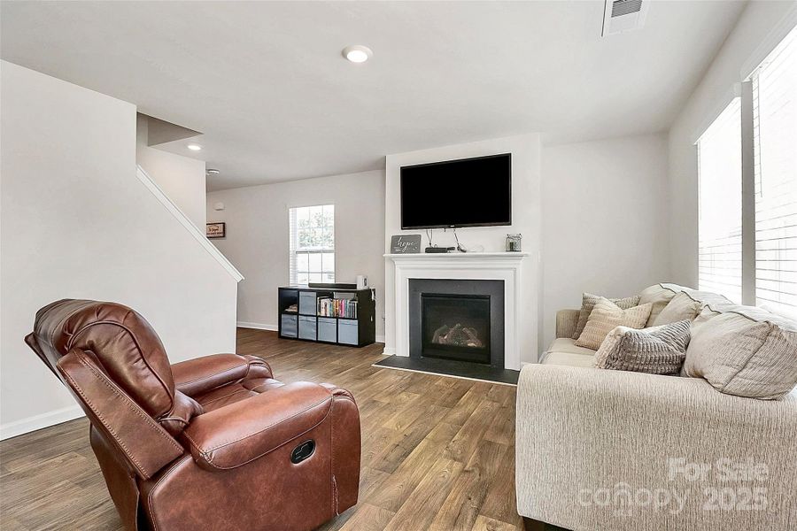Furnished interior view inside a new home in Abrial Ridge, York (Image 10).