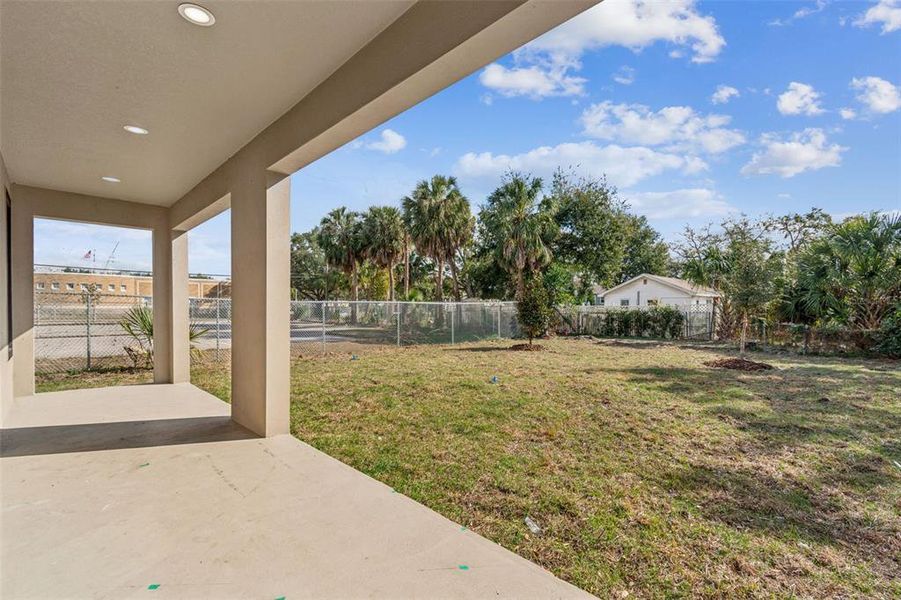 Exterior details and patio area of a home in , Tampa (Image 45).