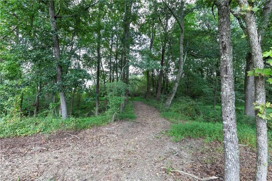 Natural landscape and outdoor views near in Lawrenceville (Image 20). Natural landscape and outdoor views near in Lawrenceville (Image 20).