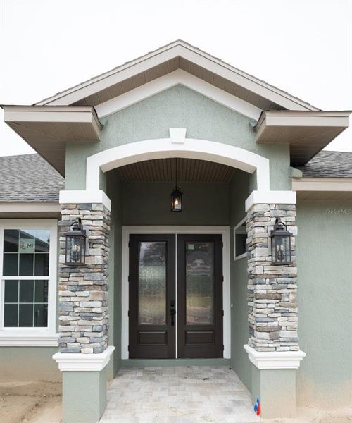 Exterior details and patio area of a home in , Dunnellon (Image 3). Exterior details and patio area of a home in , Dunnellon (Image 3).