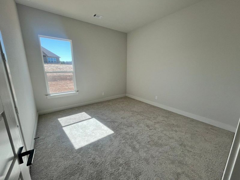 Spacious, unfurnished interior of a new home in Eagle Ridge Estates, Weatherford (Image 8).