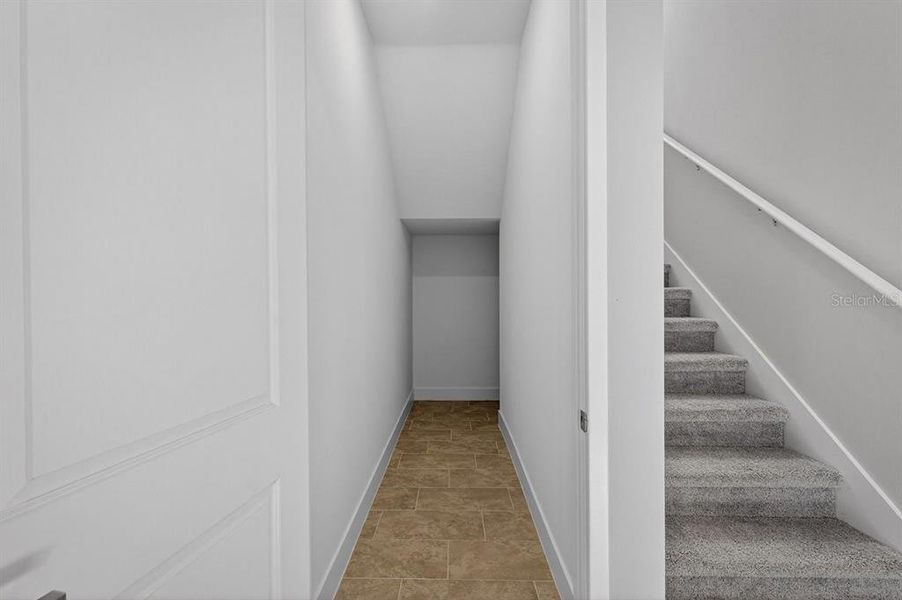 Spacious, unfurnished interior of a new home in Gray Hawk at Hole Two, Daytona Beach (Image 43).