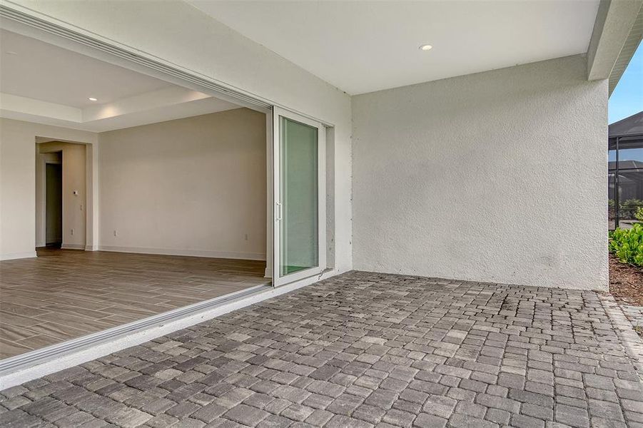 Spacious, unfurnished interior of a new home in , Venice (Image 21).