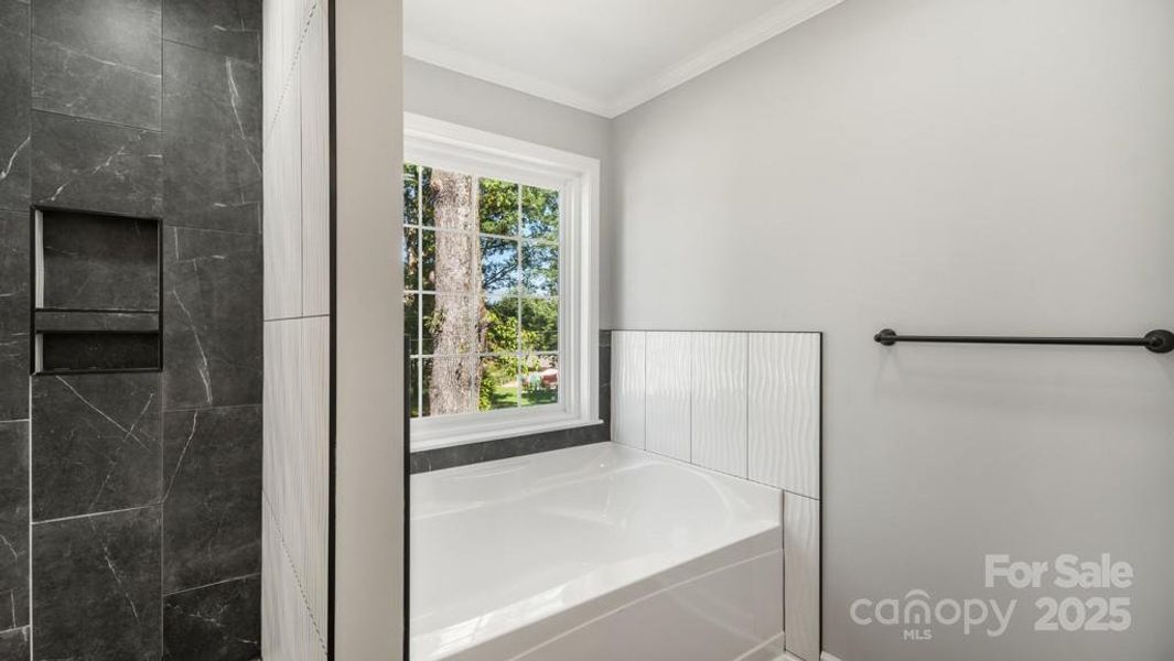 Image 38 of a home in .