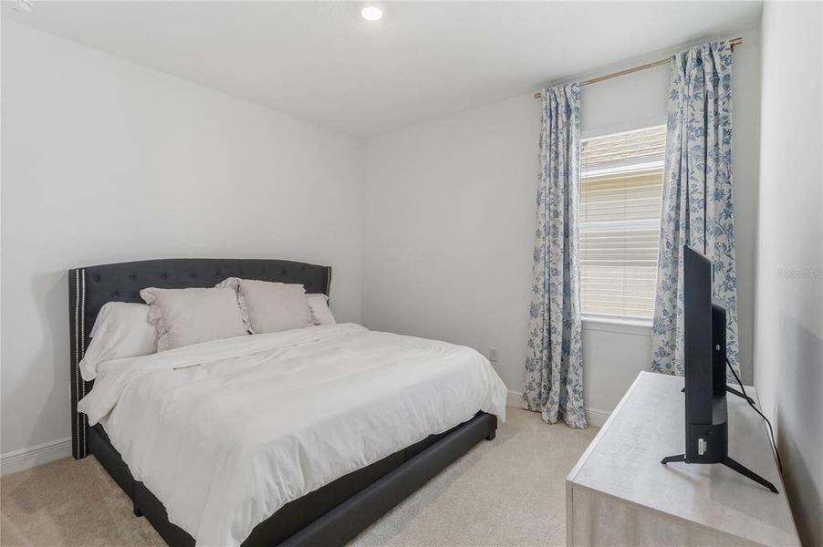 Furnished interior view inside a new home in , Clermont (Image 10).