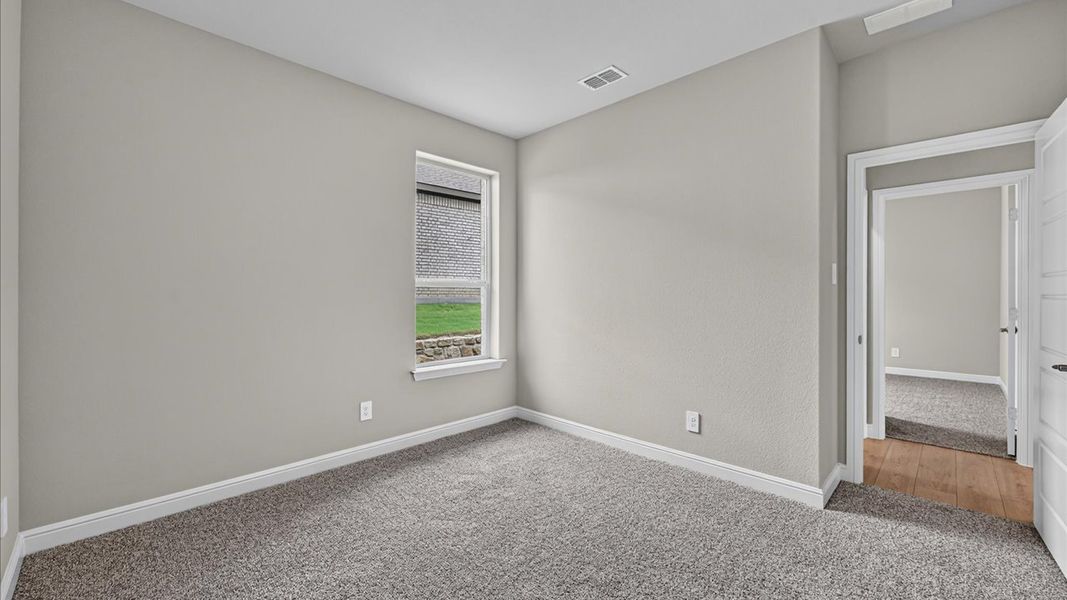 Spacious, unfurnished interior of a new home in Bluestem, Rhome (Image 23).