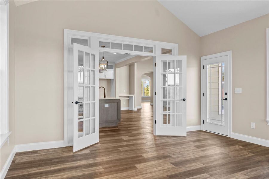 Representative unfurnished interior of a home built from the Converse Elite by Enchanted Homes in Pointe Summit, Slater-Marietta (Image 55).