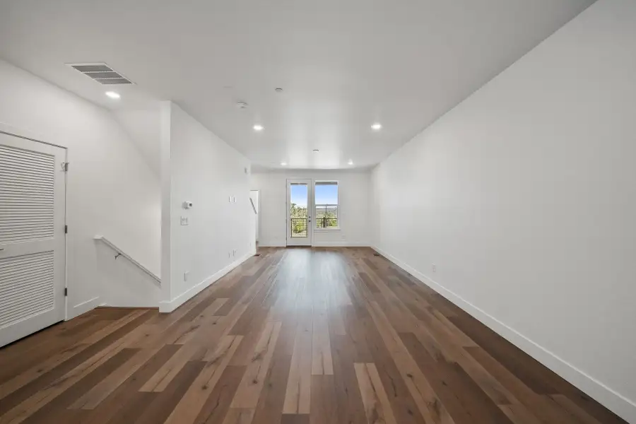 Spacious, unfurnished interior of a new home in Berkeley Villas, Denver (Image 18).