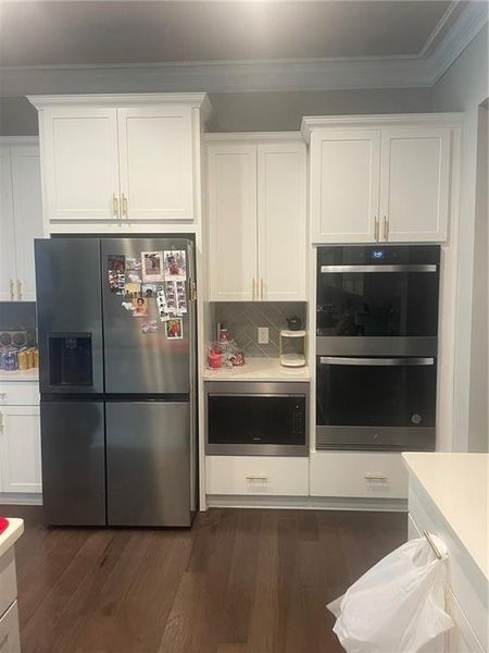 Furnished interior view inside a new home in , Atlanta (Image 4).