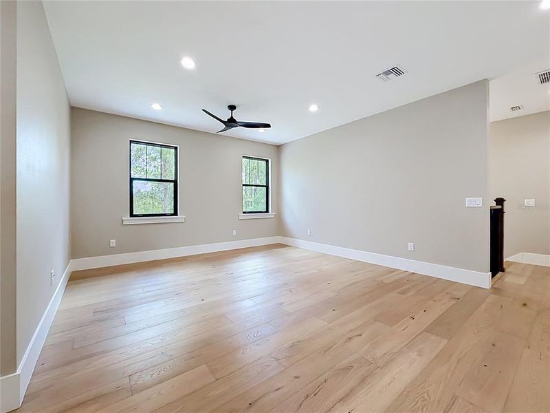 Spacious, unfurnished interior of a new home in , Howey-in-the-Hills (Image 35).