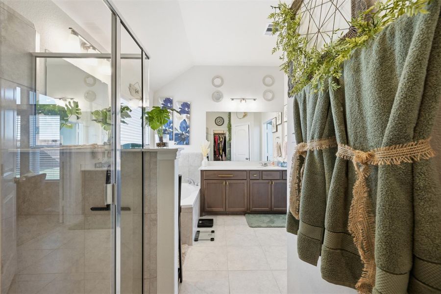 Furnished interior view inside a new home in Oakwood Estates, Waller (Image 15).
