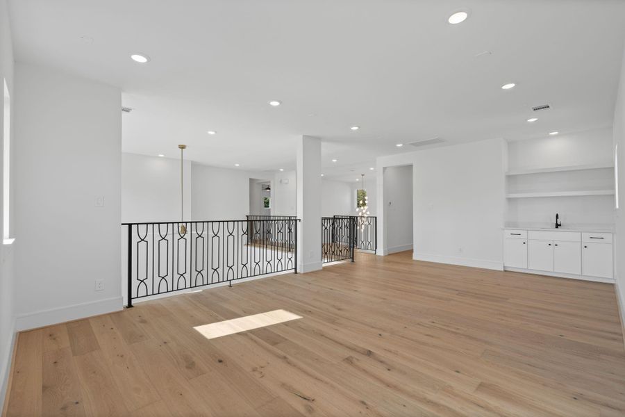Spacious, unfurnished interior of a new home in , Houston (Image 36).