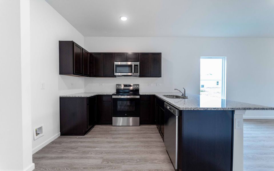 Image 36 of a home in Stonehenge.