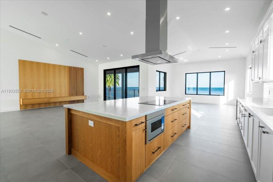 Furnished interior view inside a new home in , Marathon (Image 10).