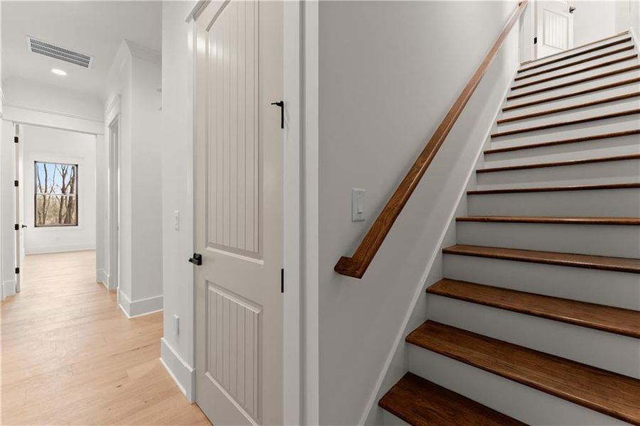 Spacious, unfurnished interior of a new home in , Gainesville (Image 23).