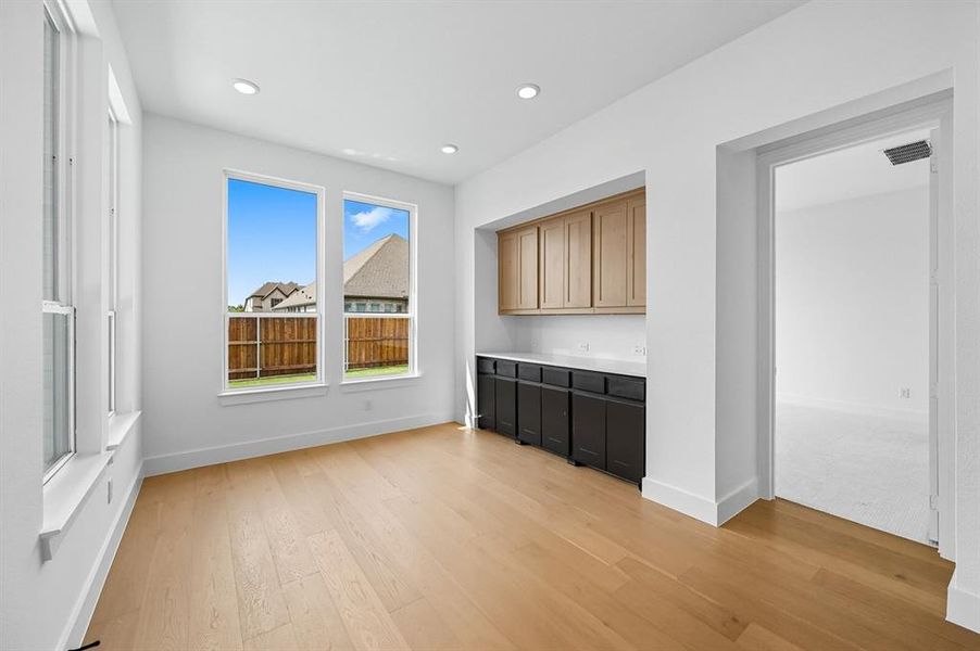 Spacious, unfurnished interior of a new home in Trinity Falls, McKinney (Image 25).