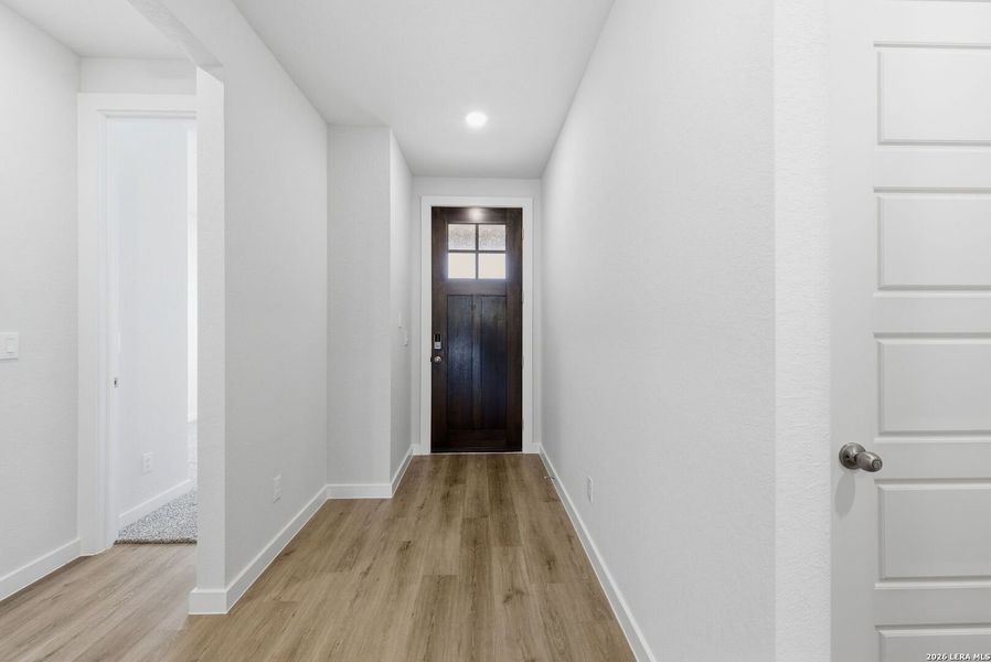 Spacious, unfurnished interior of a new home in , San Antonio (Image 15).