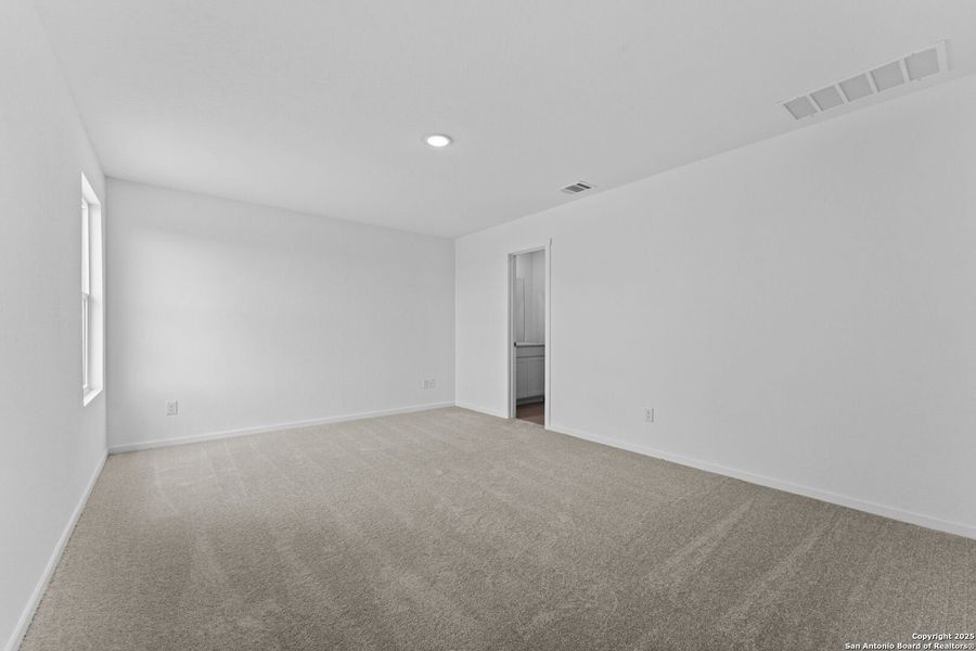 Spacious, unfurnished interior of a new home in , New Braunfels (Image 10). Spacious, unfurnished interior of a new home in , New Braunfels (Image 10).