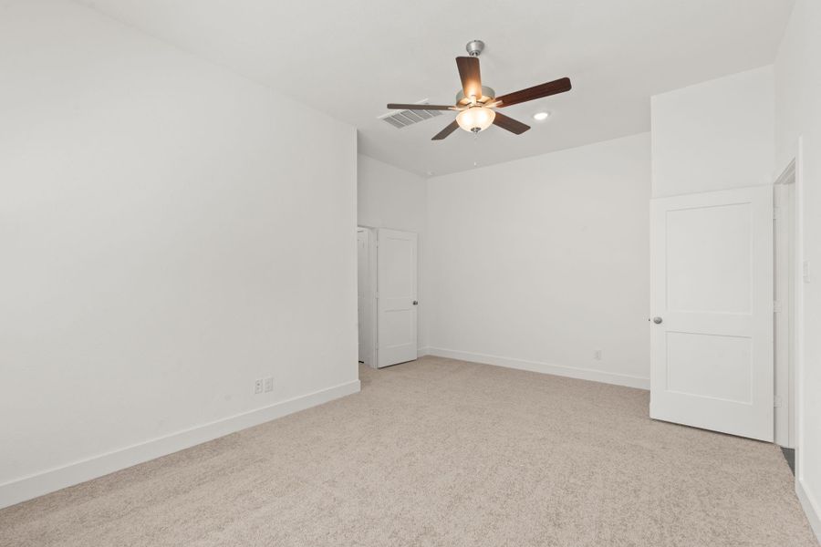 Spacious, unfurnished interior of a new home in Sienna, Missouri City (Image 20). Spacious, unfurnished interior of a new home in Sienna, Missouri City (Image 20).